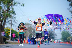 BIB: 422
                            <button type="button" onclick="openModal(10103924)" class="btn btn-primary btn-sm float-right btn-popup" data-toggle="modal" data-target=".modal-high-quality">
                        <i class="fas fa-shopping-cart"></i> Add to Cart
                    </button>
                                            <button type="button" onclick="isThisMe(10103924, true)" class="btn btn-success btn-sm float-right btn-popup btn-isme hidden" data-toggle="tooltip" data-placement="bottom" title="นี่คือรูปของคุณใช่ไหม คลิกที่นี่เพื่อเอาเข้าอัลบั้ม">
                        <i class="fas fa-plus"></i> Add to album
                    </button>
                    <button type="button" onclick="isThisMe(10103924, false)" class="btn btn-warning btn-sm float-right btn-popup btn-isnotme hidden">
                        <i class="fas fa-ban"></i> Remove from album
                    </button>